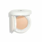 CHANEL Le Blanc Fondotinta compatto 20 Beige